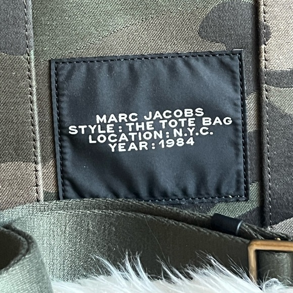 2S4HTT002H03 - Marc Jacobs The Camo Jacquard Medium Tote Bag - Picture 7 of 16